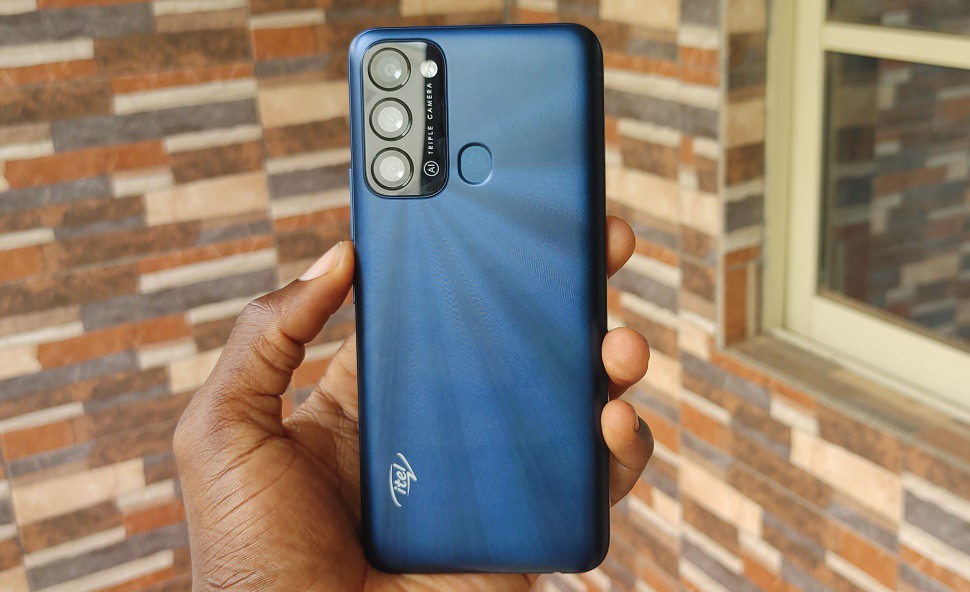iTel S17 unboxing; attractive camera design with just 8MP lens | DroidAfrica