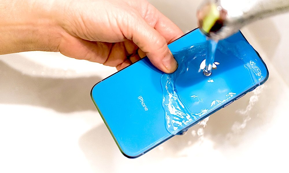 Class-Action Lawsuit Filed against Apple for Water-Damaged ‘Waterproof’ iPhones Not Covered by Warranty 6. Class Action Lawsuit Filed Against Apple for Water Damaged ‘Waterproof iPhones Not Covered by Warranty 2