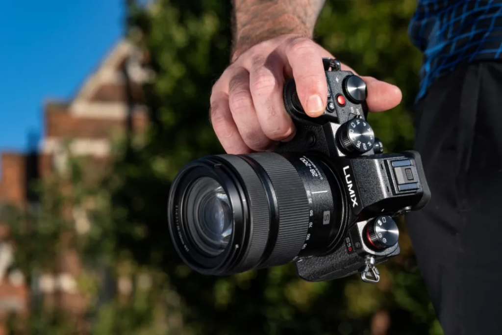 Panasonic releases the full-frame mirrorless camera LUMIX S5D and the LUMIX S 18-40mm F4.5-6.3 lens image 74