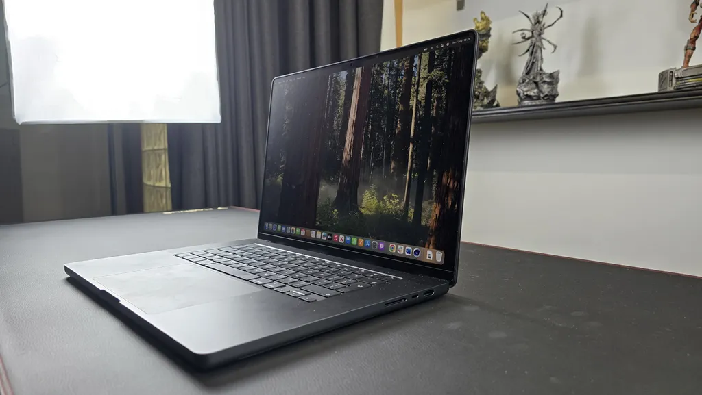 Apple MacBook Pro 16-inch (M4 Pro, 2024) Review image 108